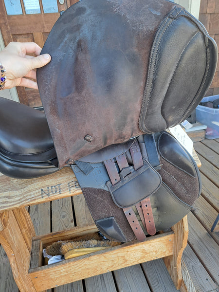 17" Hastilow & Sons Concept Jump Saddle