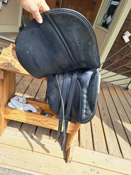 17.5" Karl Niedersuss Symphonie Dressage Saddle