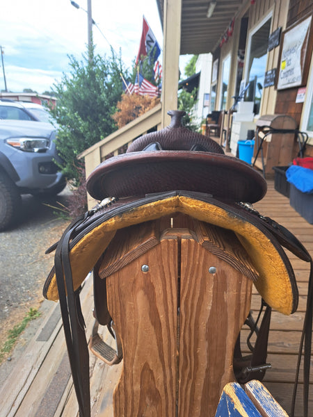 15.5" Crates Classic Reiner Saddle
