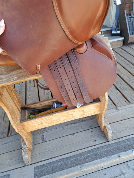 16.5" Amerigo Cervia Jump Saddle