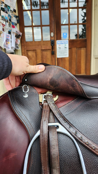 17.5" CWD SE02 Jumping Saddle