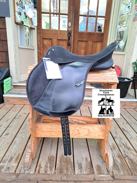 17.5" Wintec All Purpose Saddle