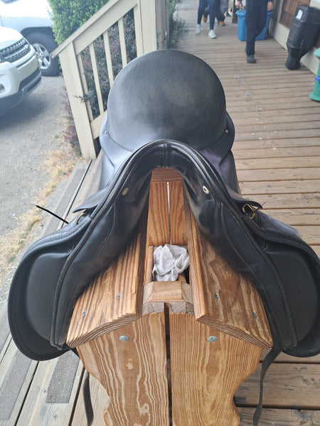 18" Albion SLK Dressage Saddle