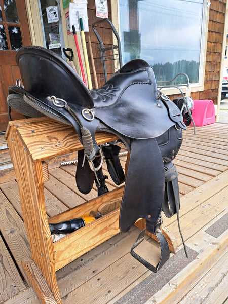 16.5" Tucker Vista Endurance Saddle