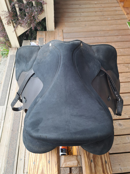 17" Wintec 2000 All Purpose English Saddle