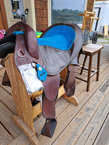 EZ Fit Treeless Saddle