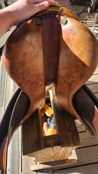 17.5" Devoucoux Blarritz Jump Saddle