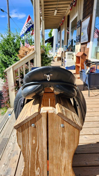 17.5" Collegiate Ruiz Diaz Dressage Saddle