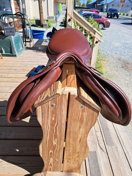 18" Collegiate Close Contact Jumping Saddle