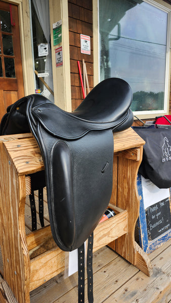 17.5" County Perfection Dressage Saddle