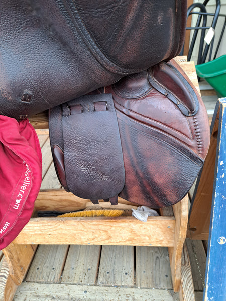 16.5" CWD Close Contact Saddle