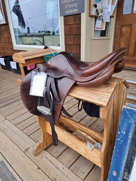 17" Prestige Versailles Jumping Saddle