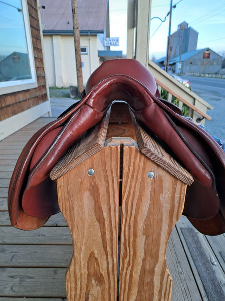 ON TRIAL 17" Stubben Edelweiss Close Contact Jump Saddle