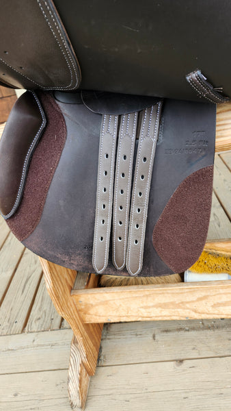 17" HDR Pro Concept Close Concept Saddle
