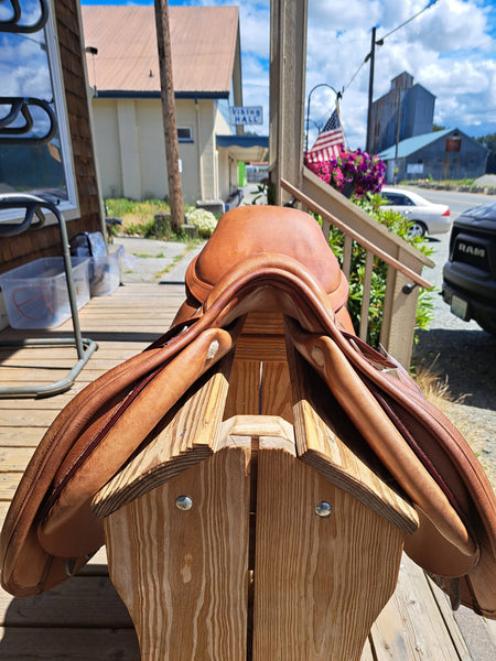 17.5" Desormais Fleur de Lys Jumping Saddle