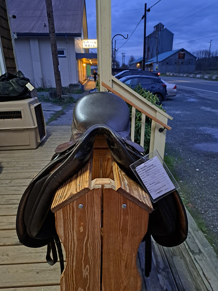 17.5" Cliff Barnsby Raven Dressage Saddle