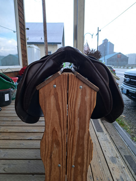 17" Lazer Jumping Saddle