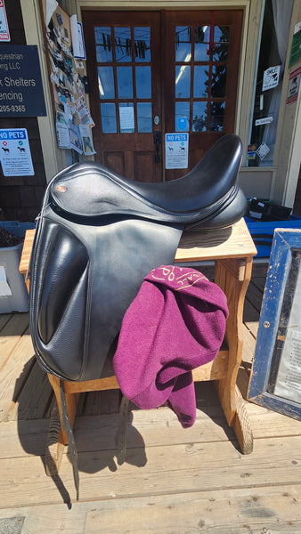 18" Kent & Masters High Wither Dressage Saddle