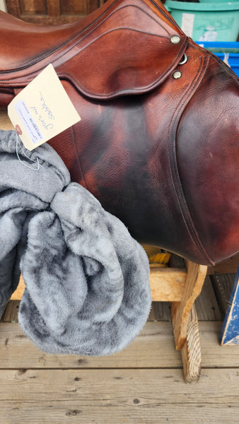 16.5" L. Bierry Jumping Saddle