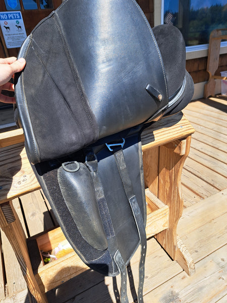 17.5" Thorowgood MDR Dressage Saddle