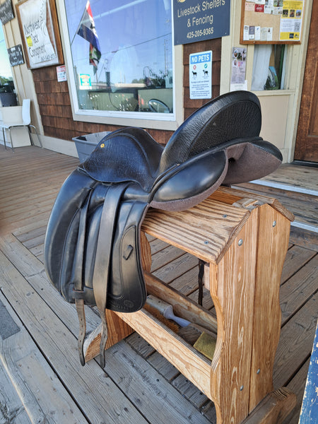 18" Black Country Vinici Monoflap Dressage Saddle