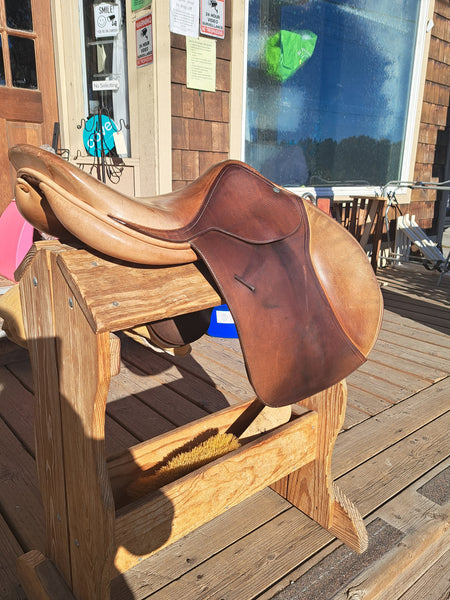 17" Butet Close Contact Jump Saddle