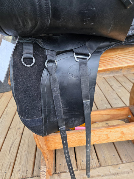 17.5" Kent & Masters MDM Dressage Saddle