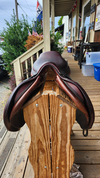 17.5" CWD SE02 Jumping Saddle