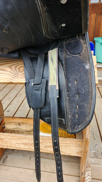 18" Zaldi Drim Atlanta Dressage Saddle