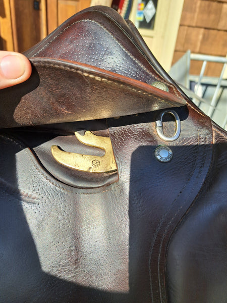 17.5" Devoucoux Socoa Jump Saddle