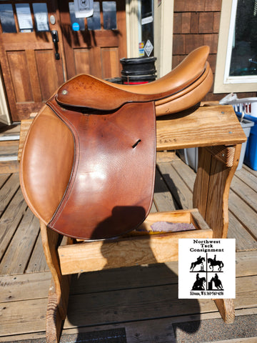 17" Crosby Centennial International Close Contact Jump Saddle