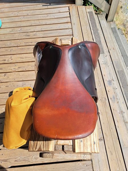 16" Butet Close Contact Jumping Saddle