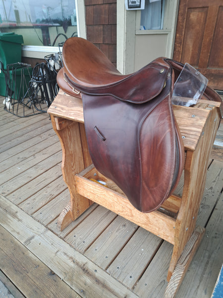 17" Bates Caprilli Close Contact Saddle