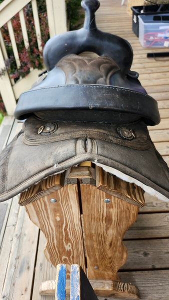 15" Court's Synthetic Western Trail Saddle