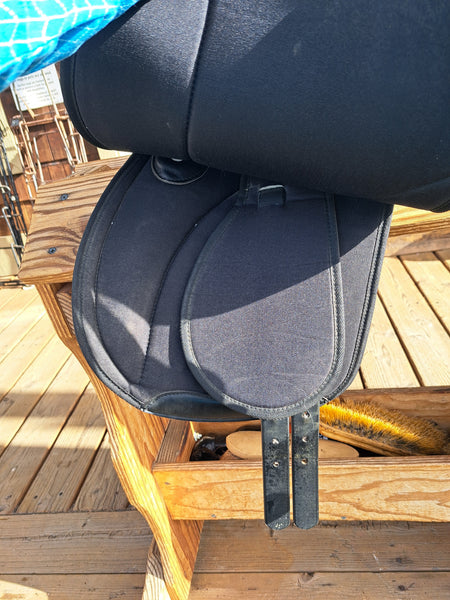 15" Wintec Synthetic All Purpose English Saddle