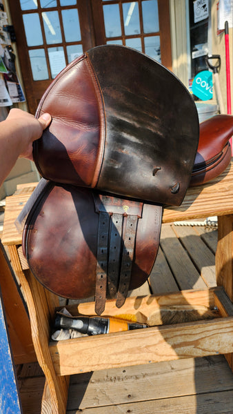 15" Beval Close Contact Jump Saddle