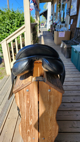 17.5" JRD Dressage Saddle