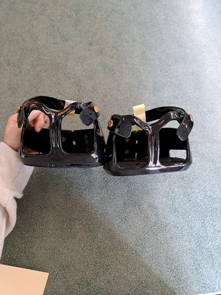 New Slim Scoot Boot Pair Size 4