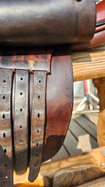 15" Beval Close Contact Jump Saddle