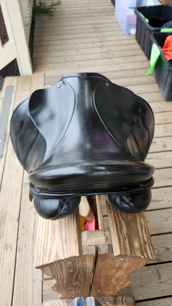 17" JRD Dressage Saddle