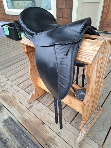 Ansur Classic Dressage Saddle