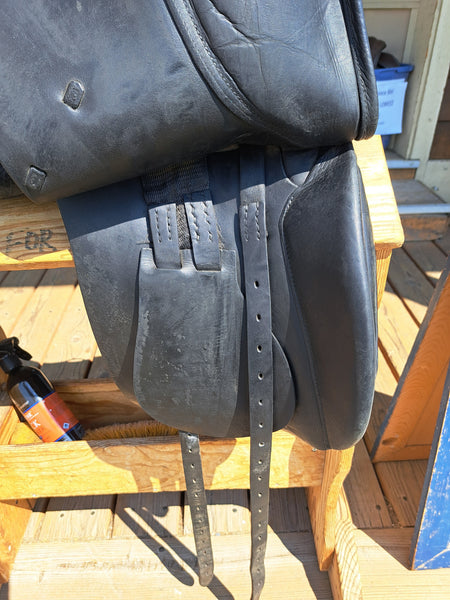 16.5" Fredy Roosli Pilatus Dressage Saddle