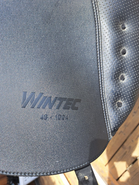17" Wintec 500 Dressage Saddle