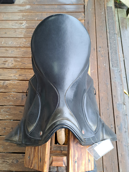18" Courbette Aristokrat Dressage Saddle