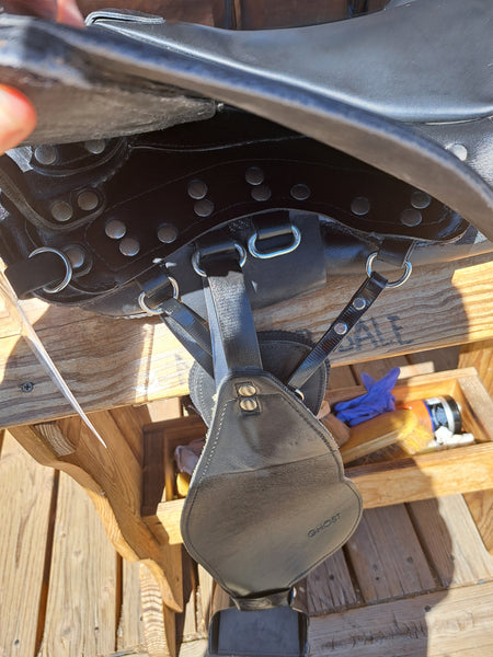 Ghost Quilty Treeless Saddle