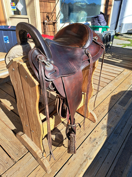 15" Crates Endurance Saddle