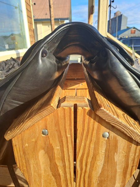 18" Prestige OptiMax Dressage Saddle