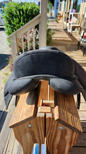 17" Wintec Isabell Werth Dressage Saddle