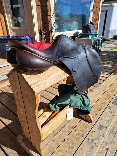 17.5" County Sensation Jumping Saddle