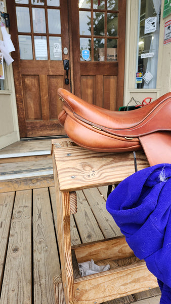 17" Bates Elevation H Close Contact Jumping Saddle